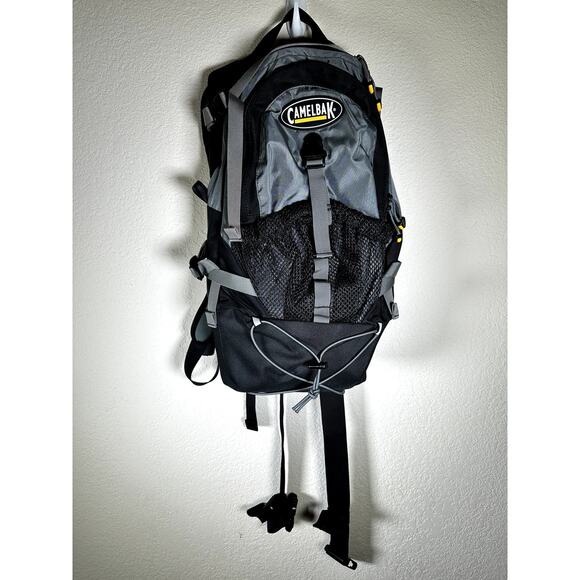 CamelBak H.A.W.G. Hydration Daypack w/ Bladder Gray/Black Waist & Chest Straps - Picture 1 of 16
